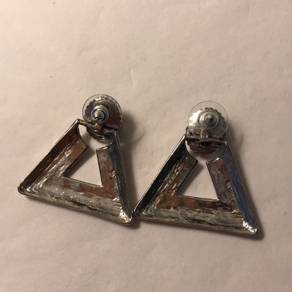 Silver triangular shaped earrings turquoise colored stone at peak that swivels - Picture 4 of 4